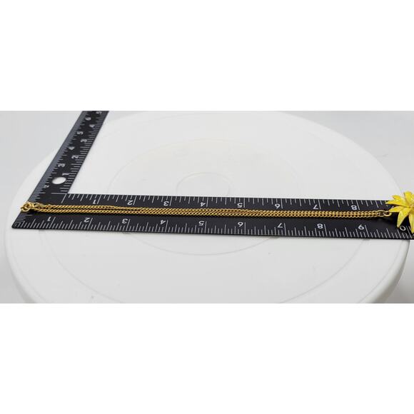 Yellow Daisy Flower Pendant Necklace Gold Tone Chain Enamel Fashion Accessories - Picture 11 of 12